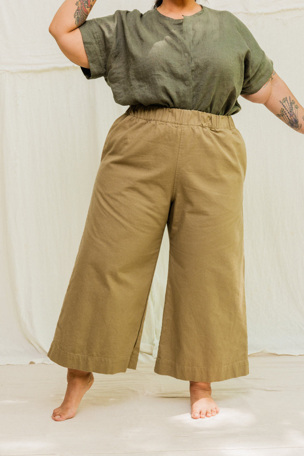 Florence Pant in Organic Cotton Canvas Olivine#color_olivine