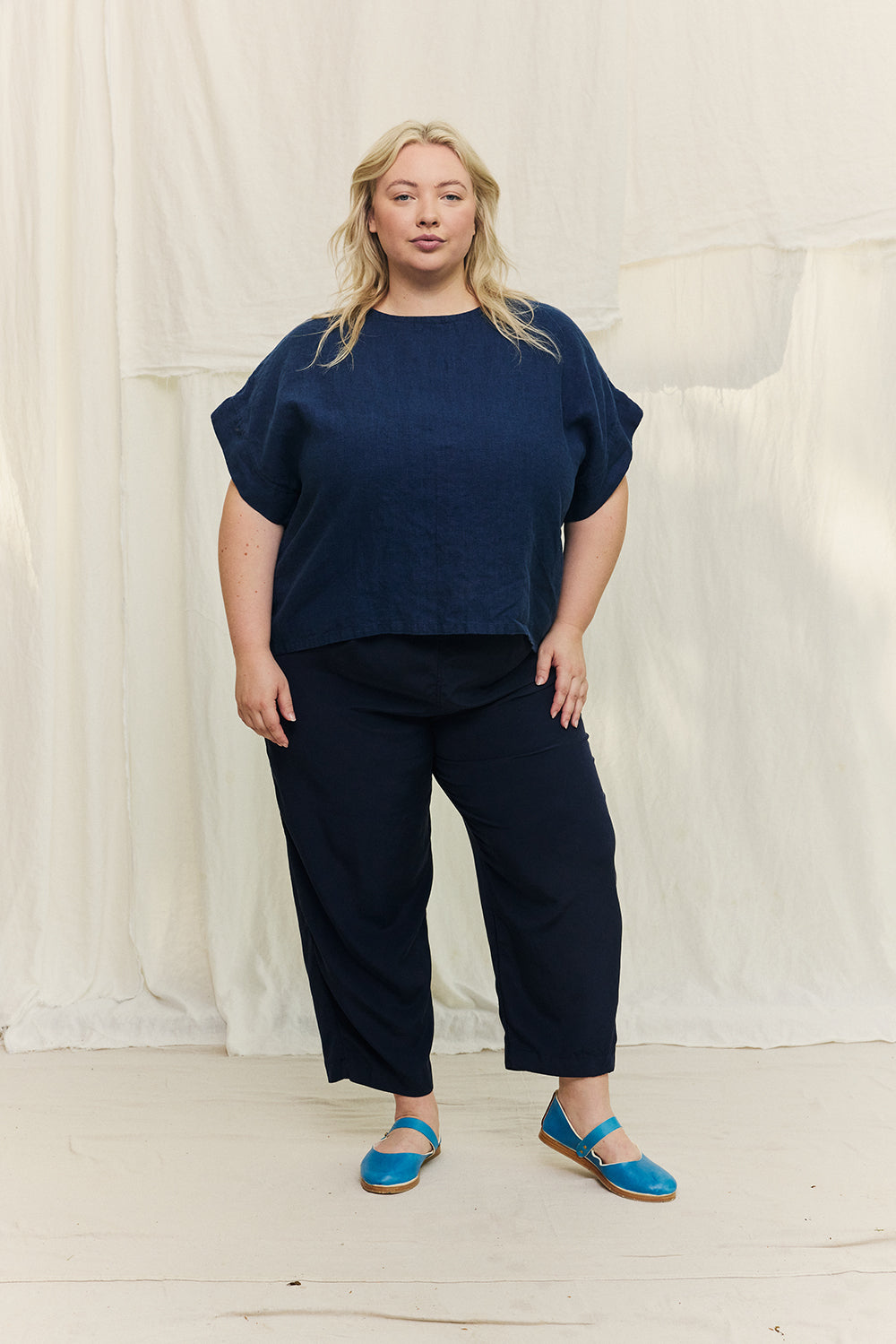 Andy Trouser in Washable Silk Midnight#color_midnight