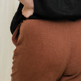 Andy Trouser in Midweight Linen Cedar#color_cedar