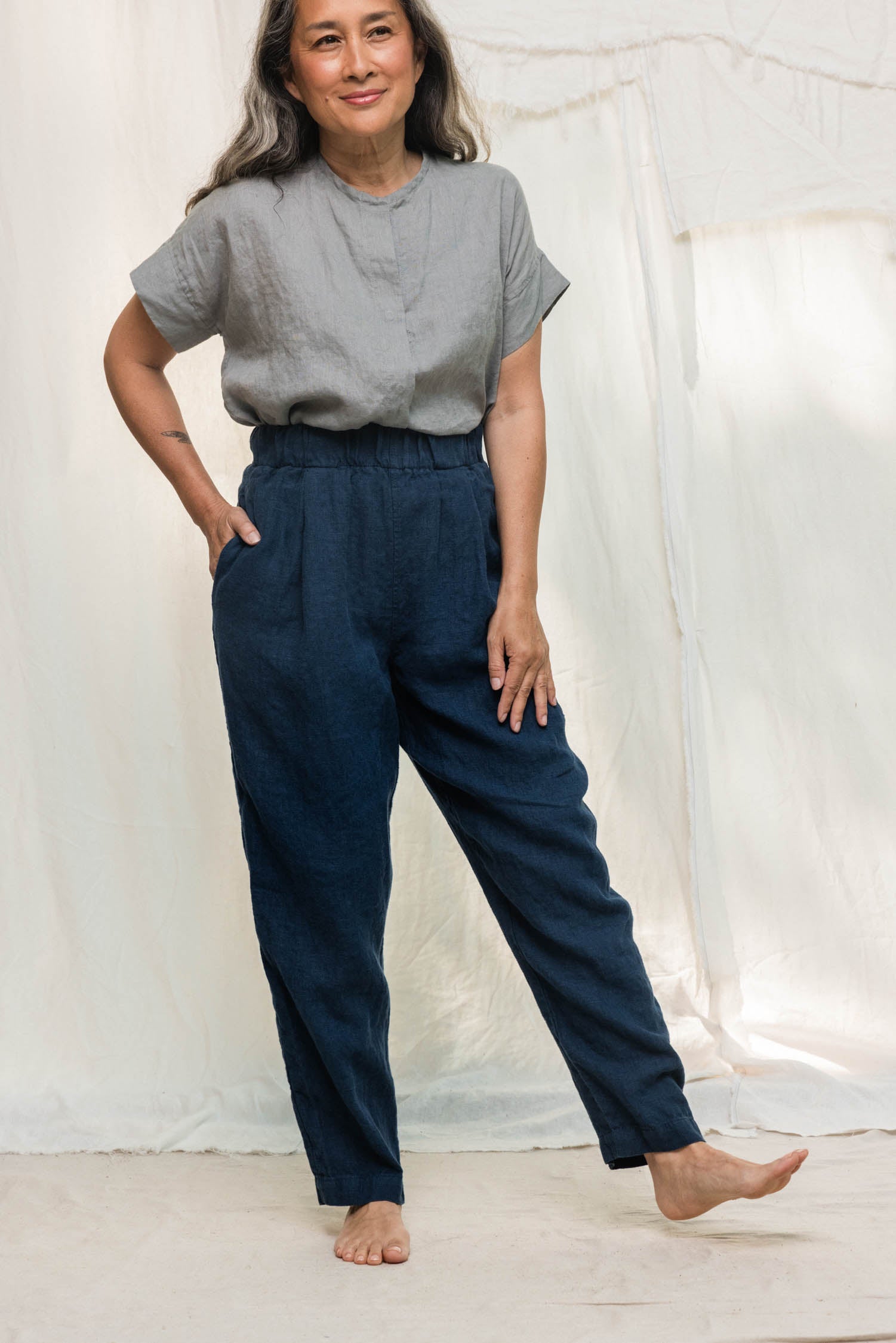 Andy Trouser in Midweight Linen Indigo#color_indigo