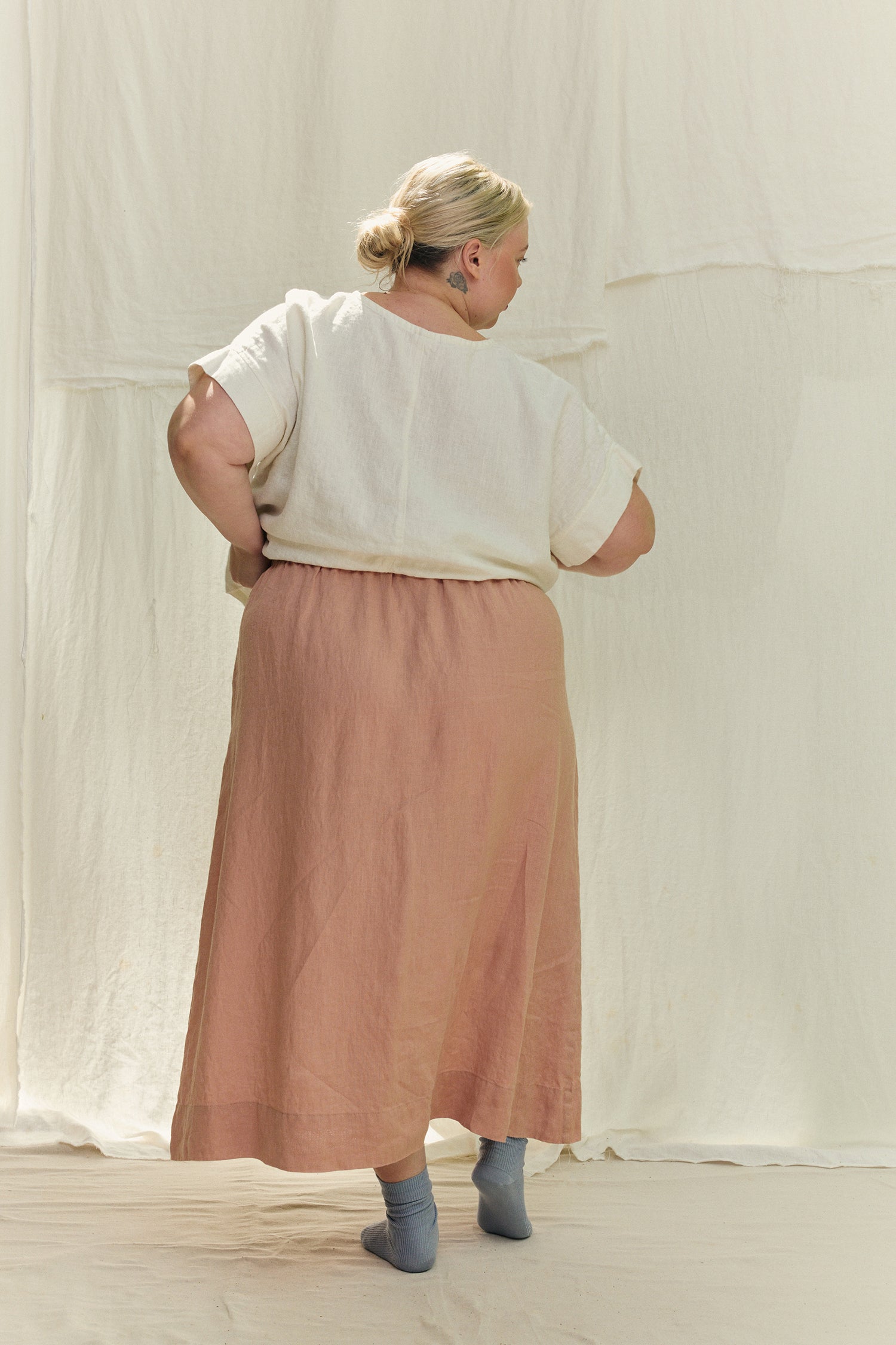 Bel Skirt in Lightweight Linen Canyon#color_canyon