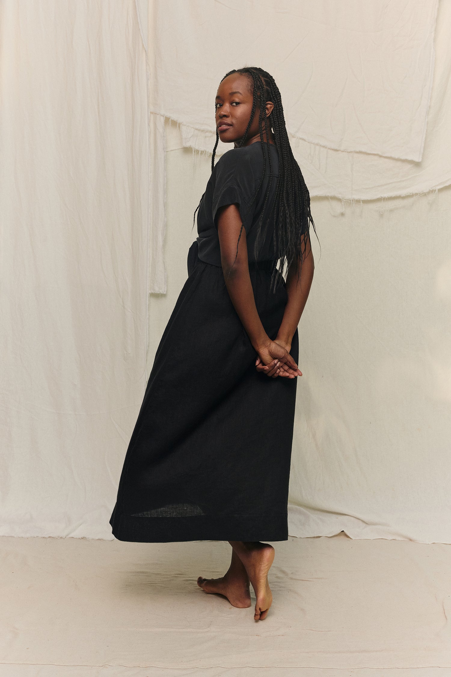 Bel Skirt in Lightweight Linen Ink#color_ink