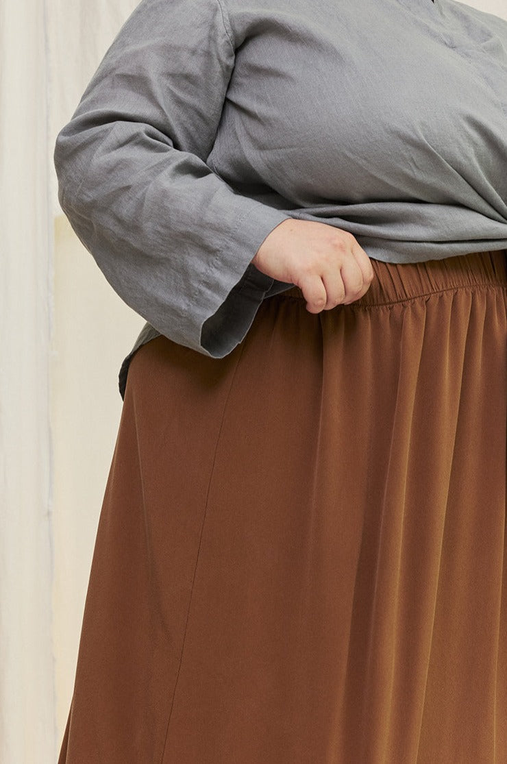 Bel Skirt in Washable Silk Ochre#color_ochre