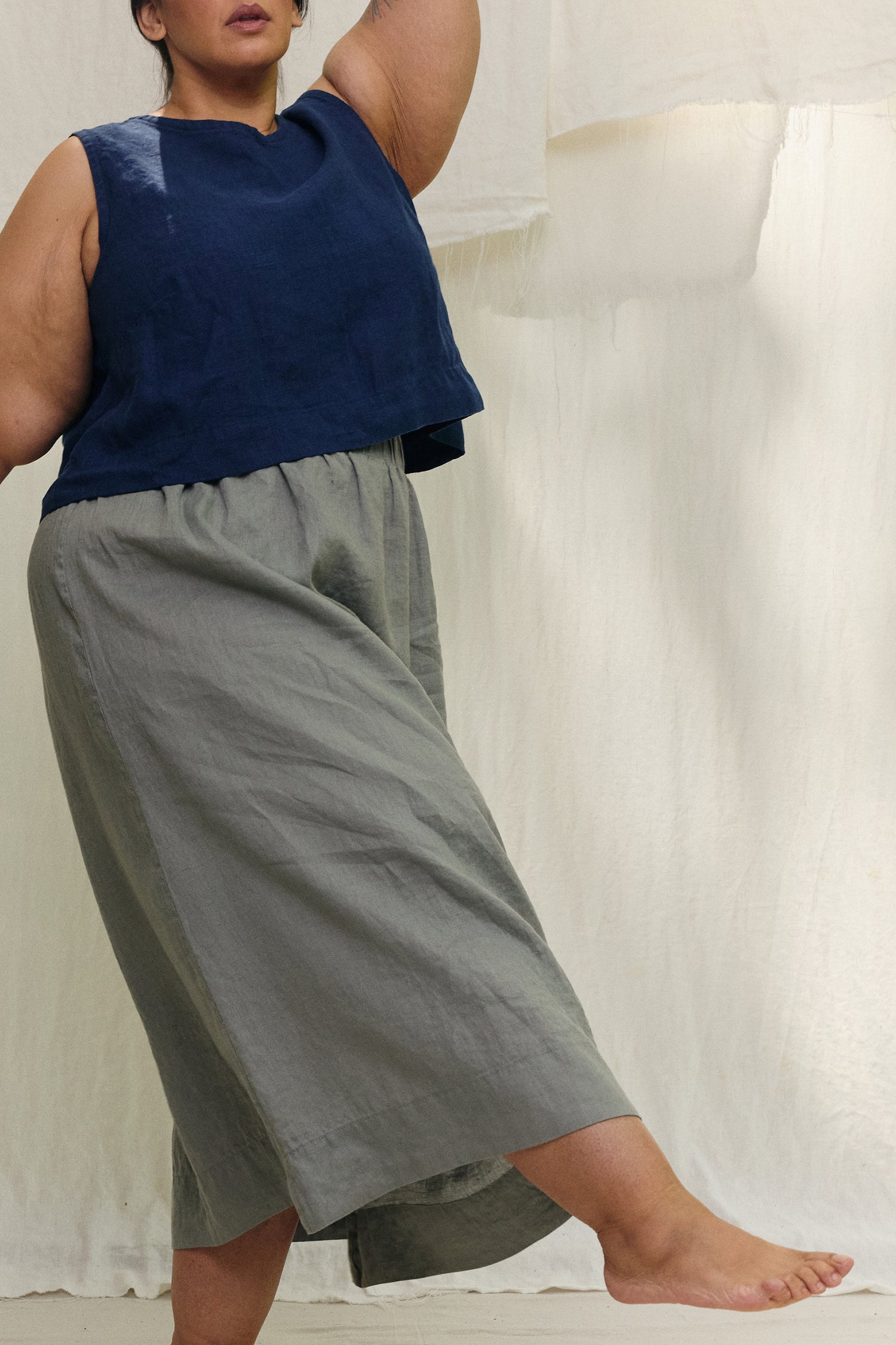 Bel Skirt in Lightweight Linen Overcast#color_overcast