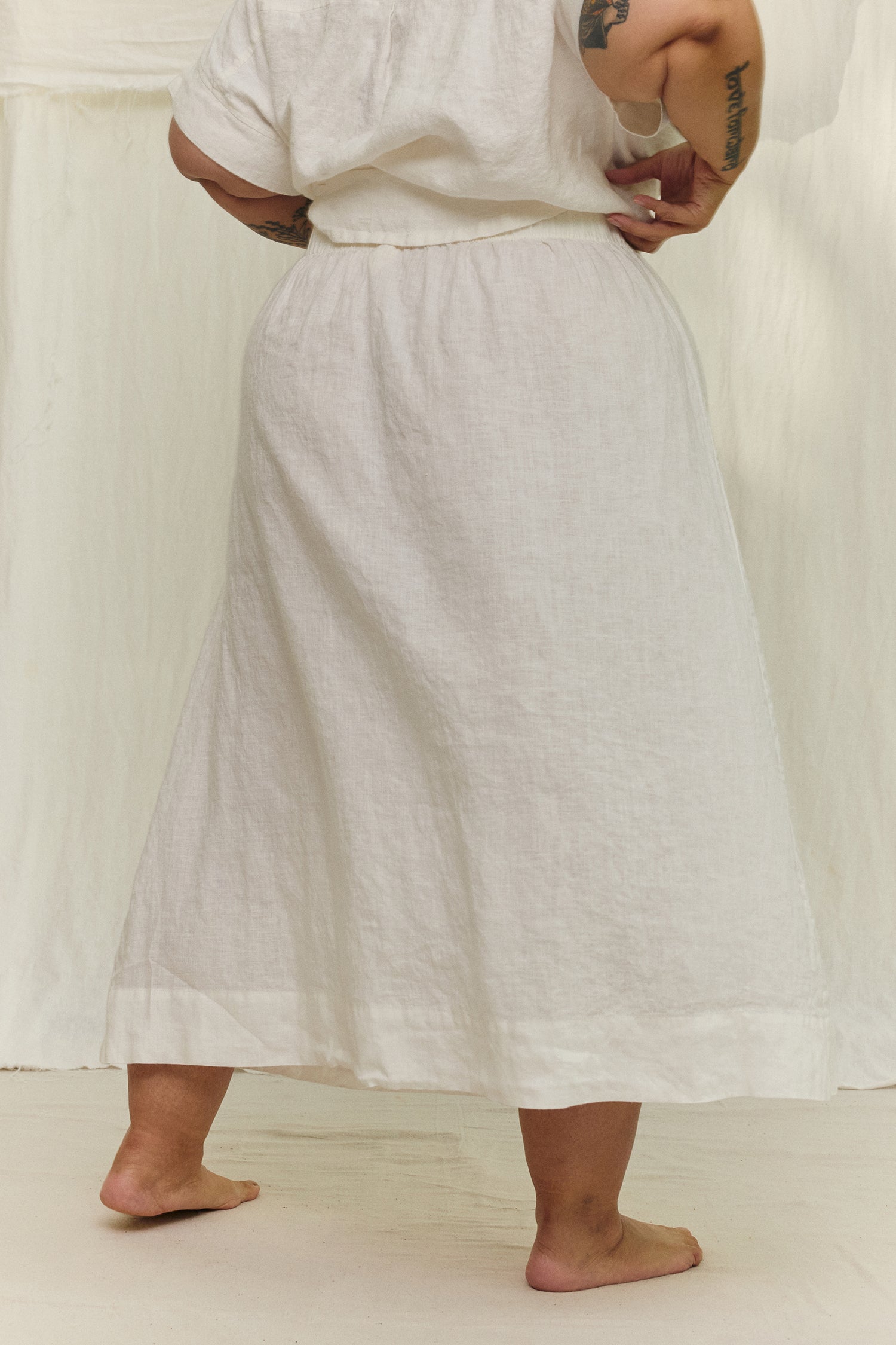 Bel Skirt in Lightweight Linen Salt#color_salt