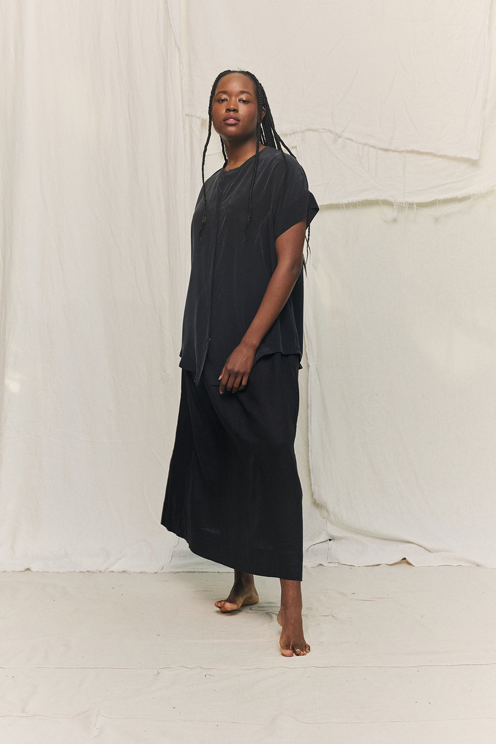 Georgia Snap Top in Washable Silk Graphite#color_graphite