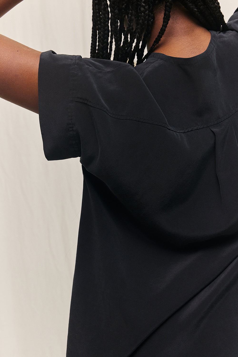 Georgia Snap Top in Washable Silk Graphite#color_graphite