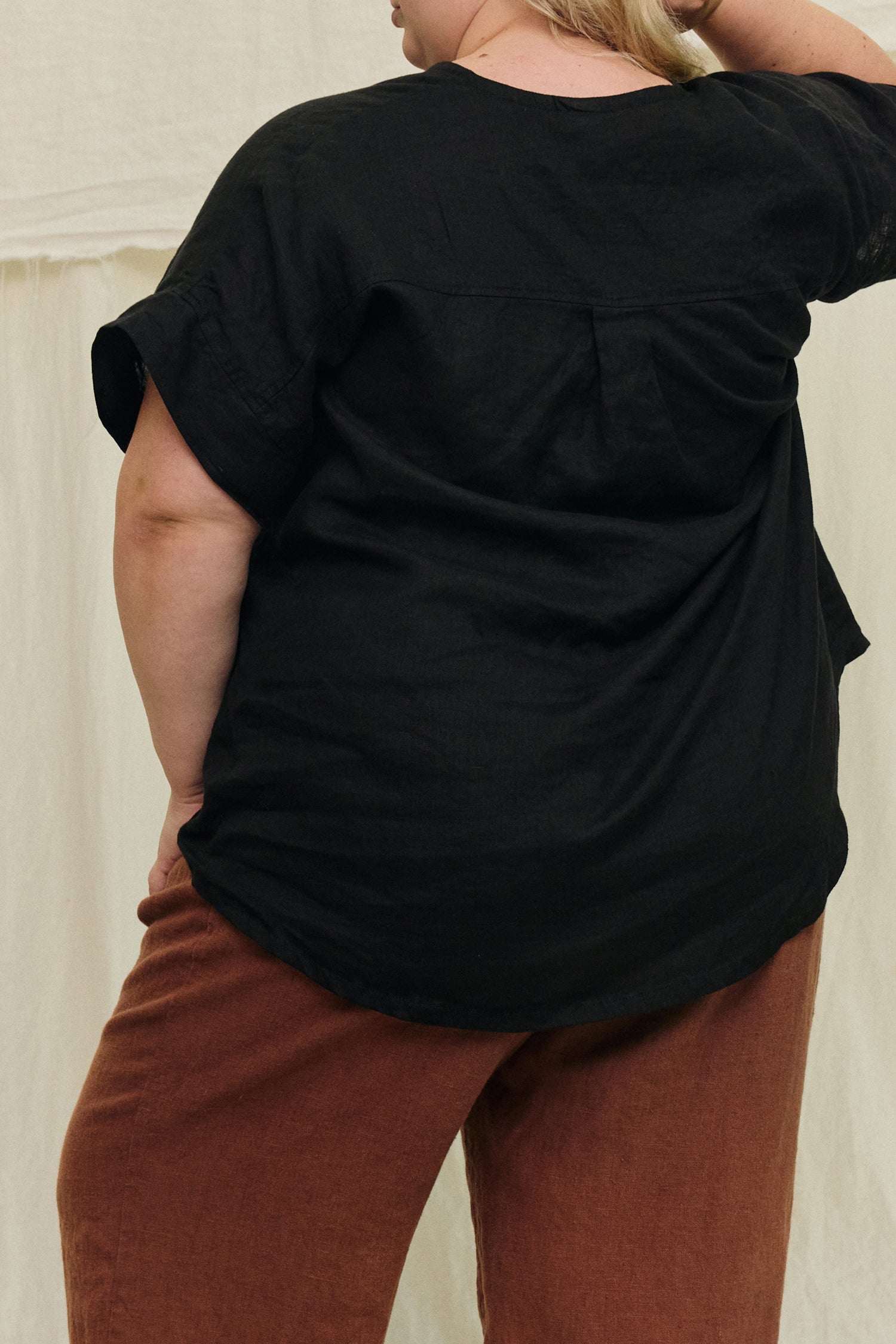Georgia Snap Top in Lightweight Linen Ink#color_ink