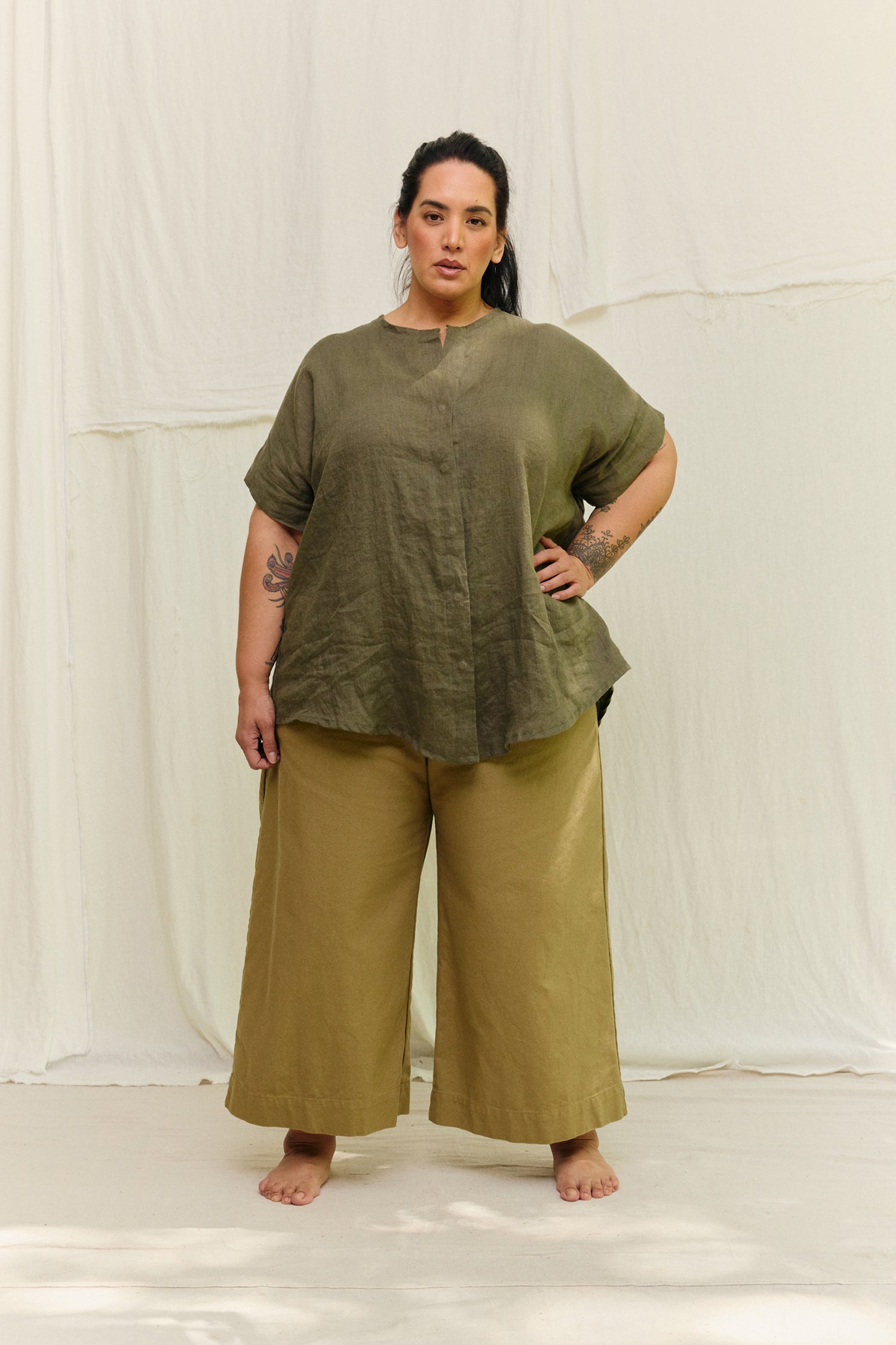 Georgia Snap Top in Lightweight Linen Lichen#color_lichen