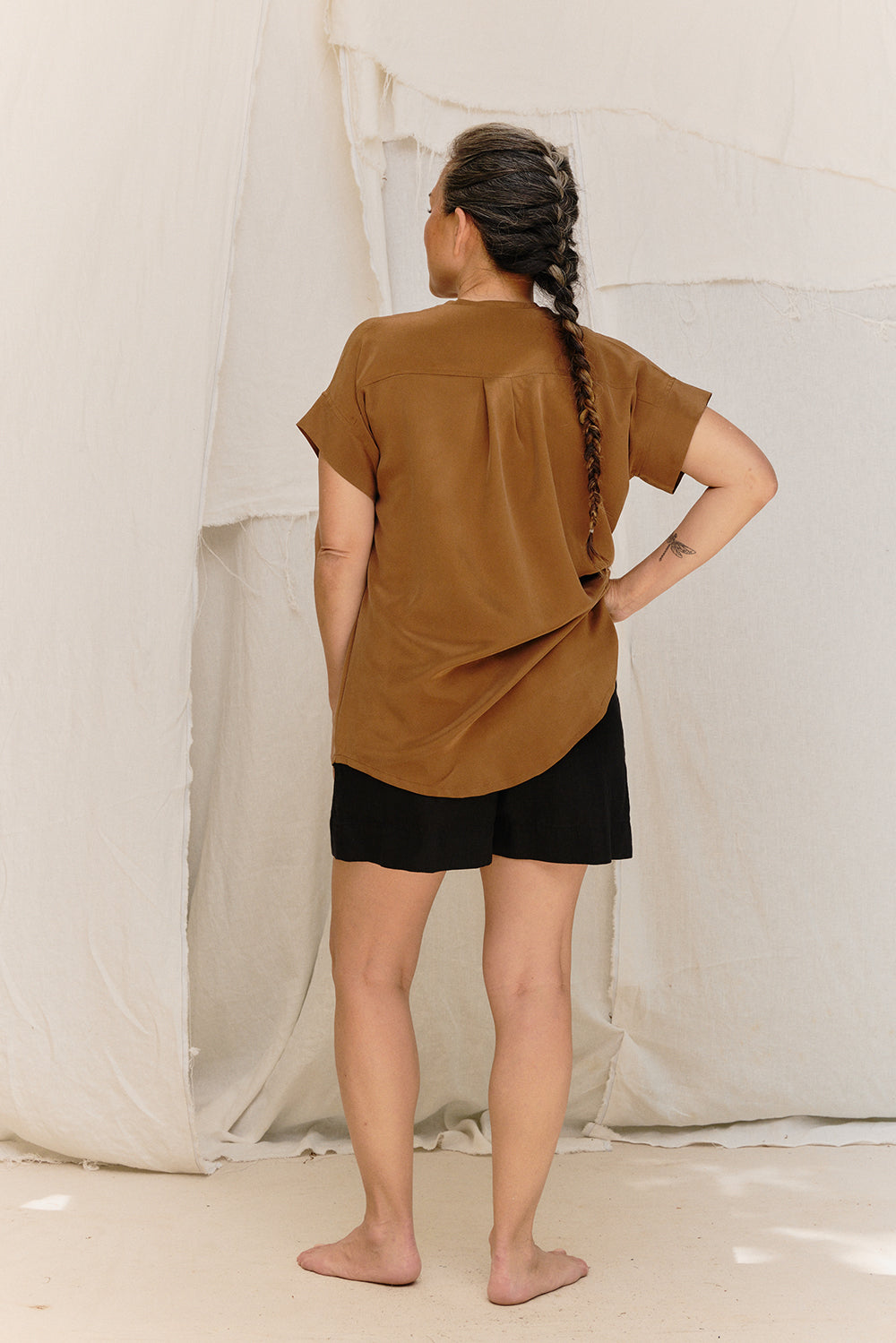 Georgia Snap Top in Washable Silk Ochre#color_ochre
