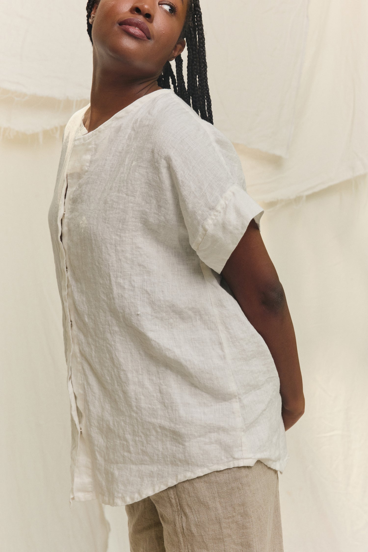 Georgia Snap Top in Lightweight Linen Salt#color_salt