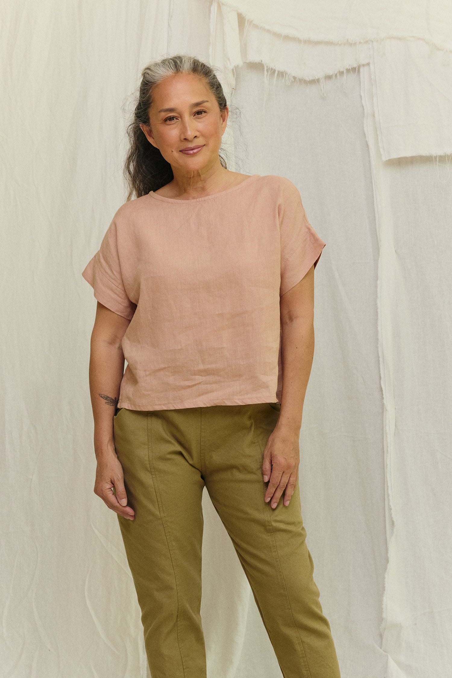 Georgia Tee in Lightweight Linen Canyon#color_canyon