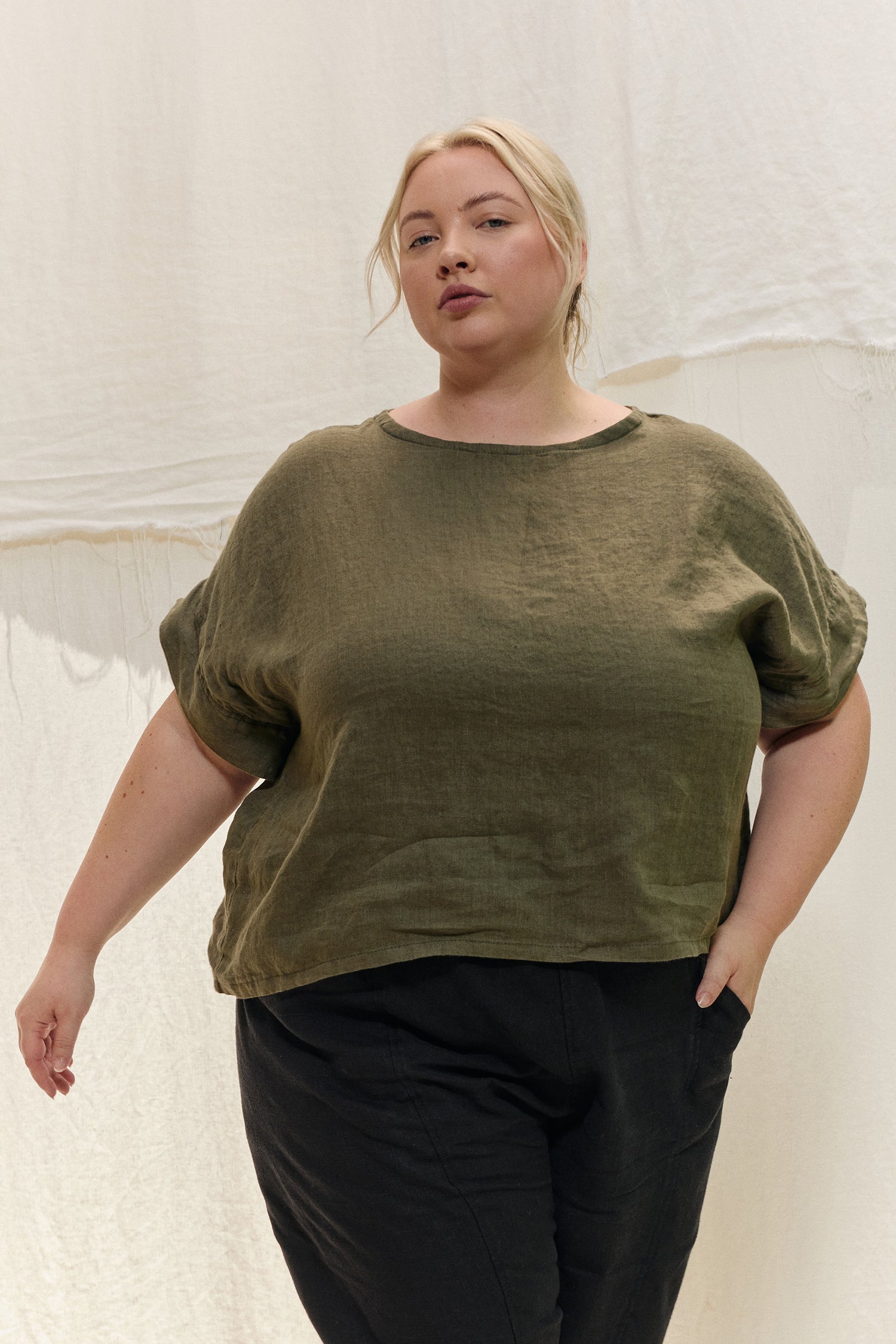 Georgia Tee in Lightweight Linen Lichen#color_lichen