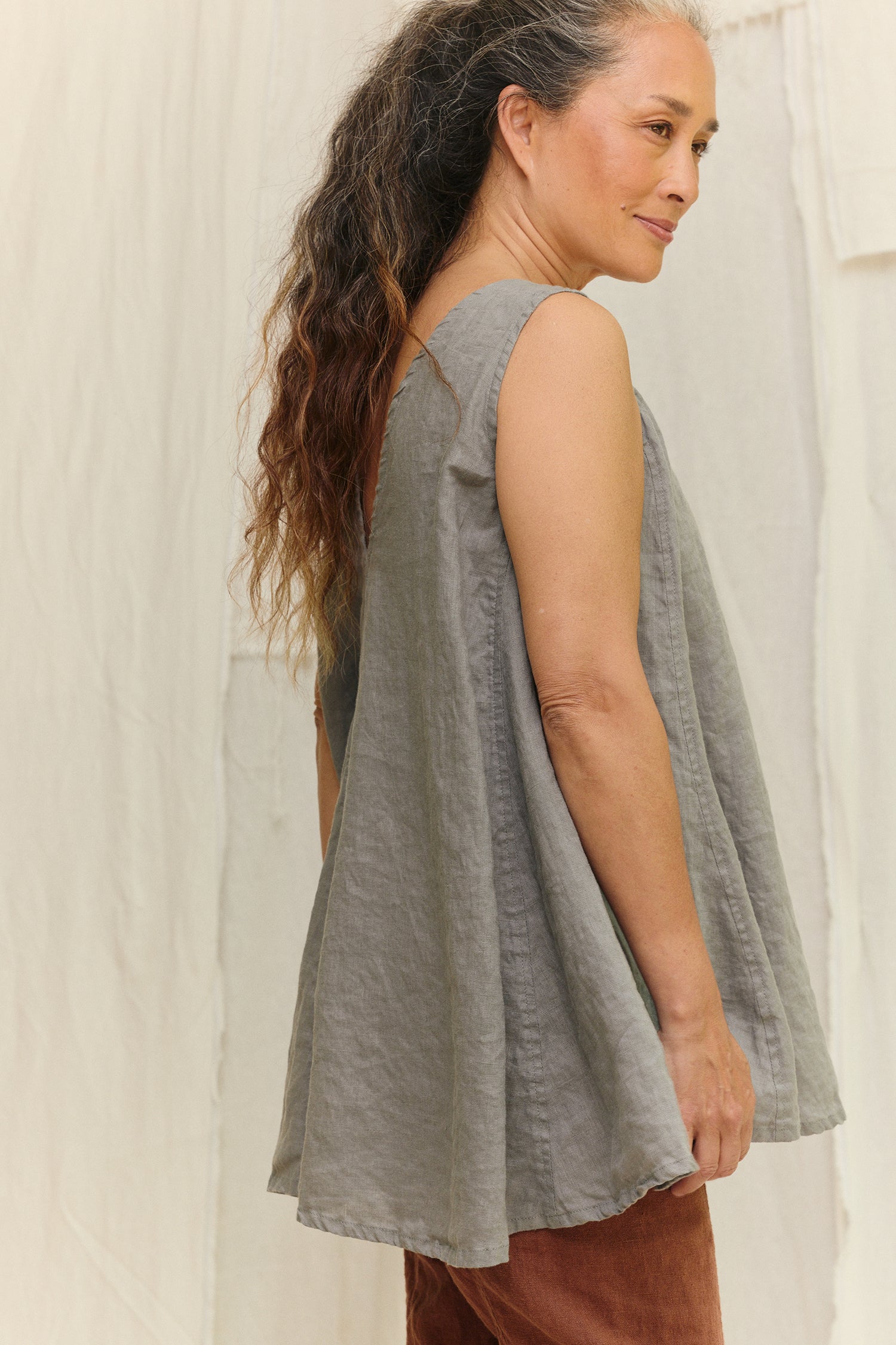 Harlow Tunic in Lightweight Linen Overcast#color_overcast