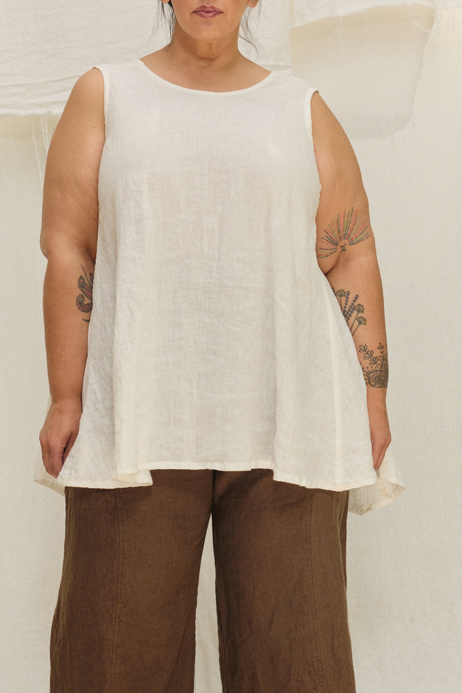 Harlow Tunic in Lightweight Linen Salt#color_salt