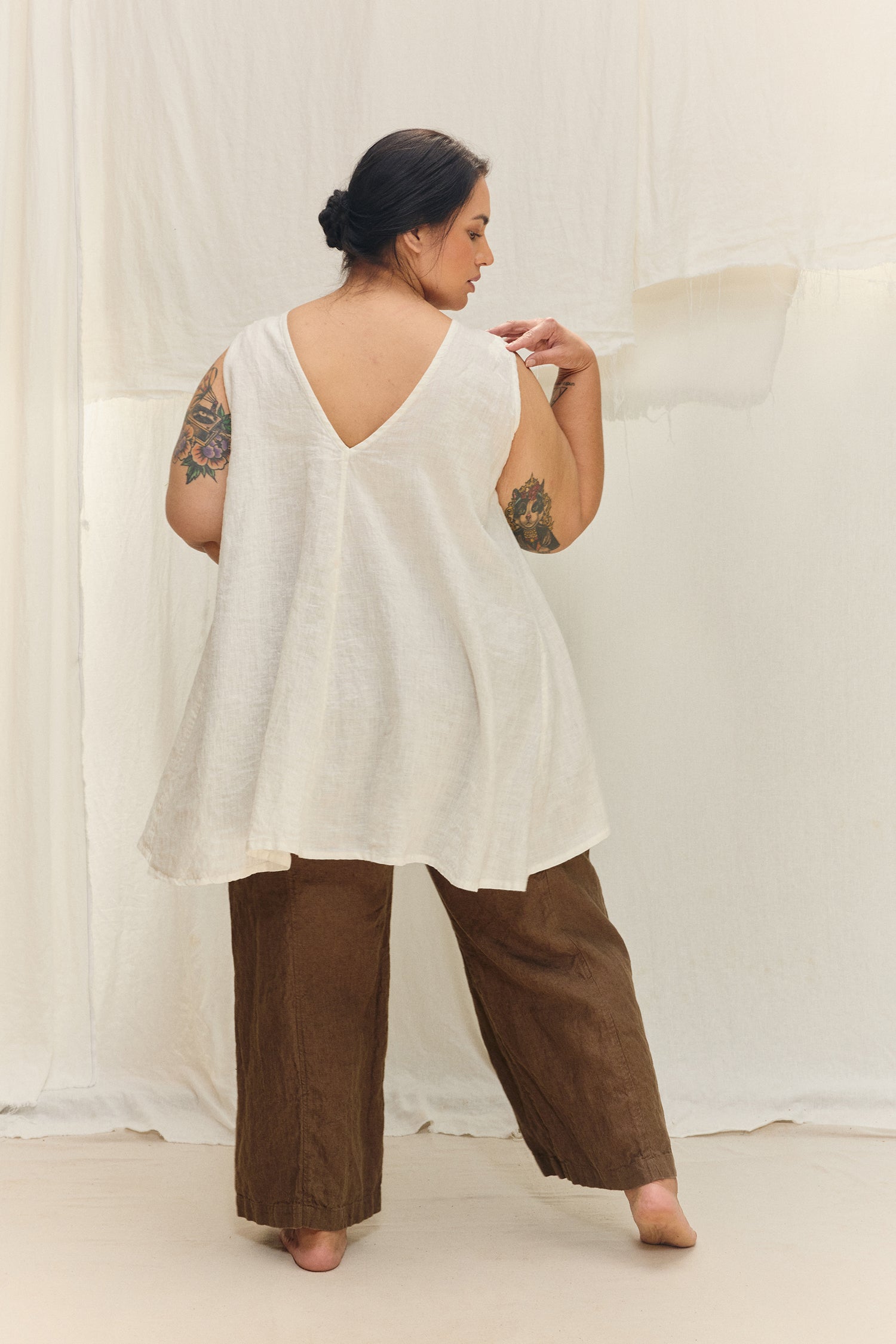 Harlow Tunic in Lightweight Linen Salt#color_salt