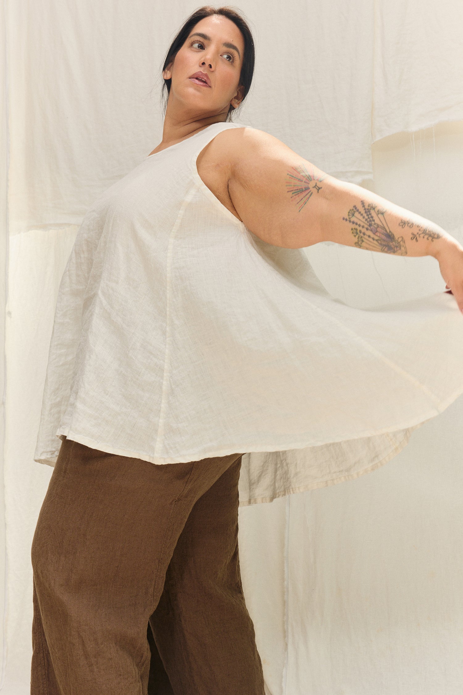 Harlow Tunic in Lightweight Linen Salt#color_salt