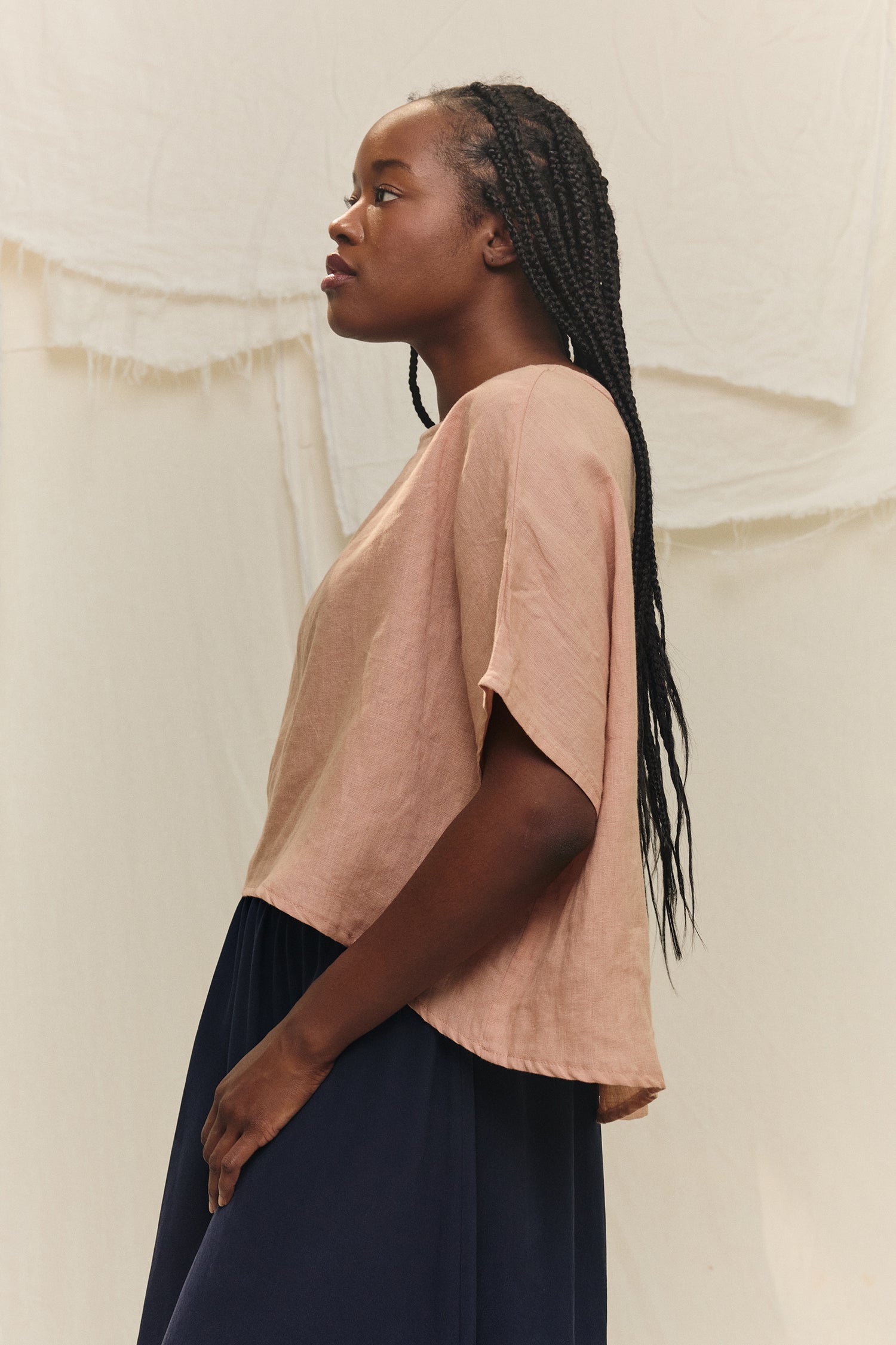 Linn Tee in Lightweight Linen Canyon#color_canyon