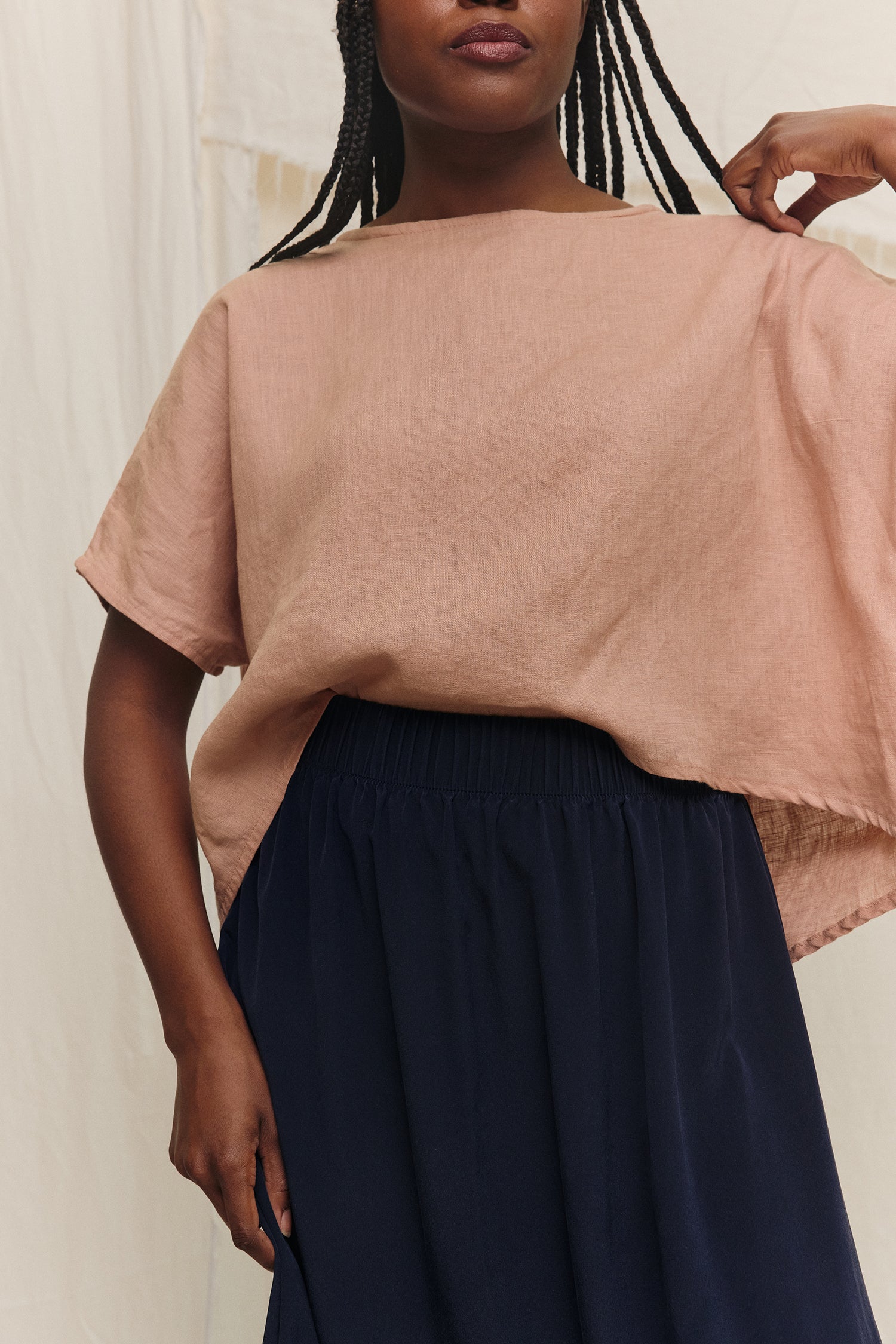 Linn Tee in Lightweight Linen Canyon#color_canyon