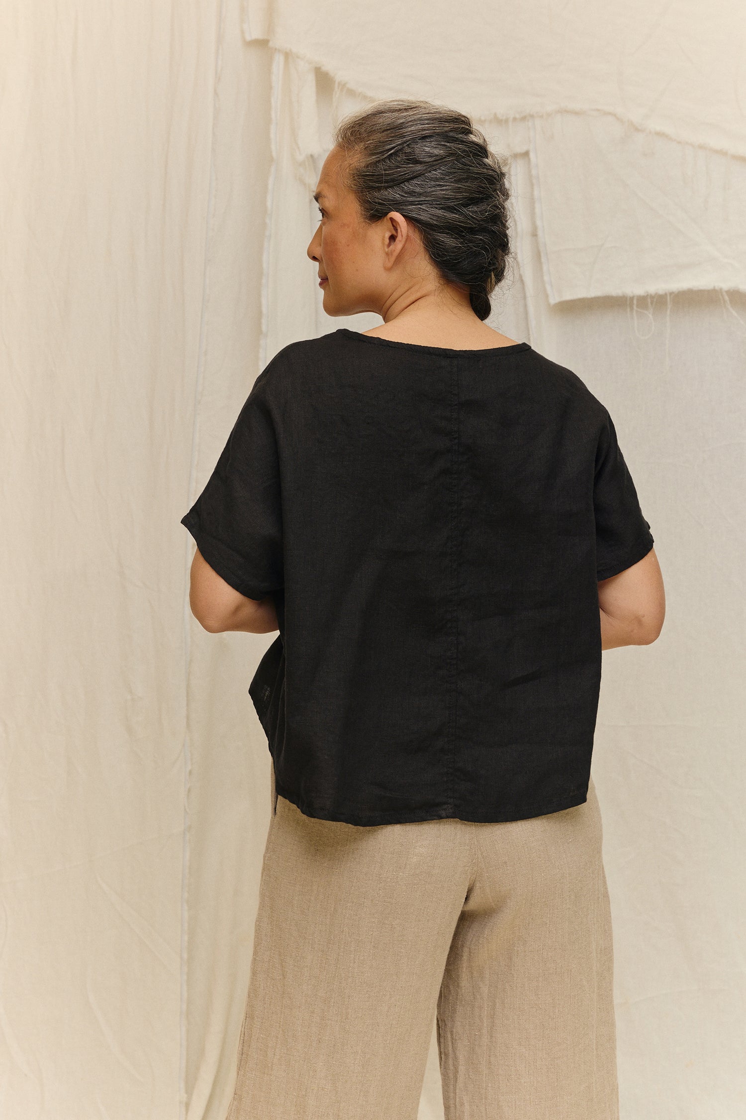 Linn Tee in Lightweight Linen Ink#color_ink