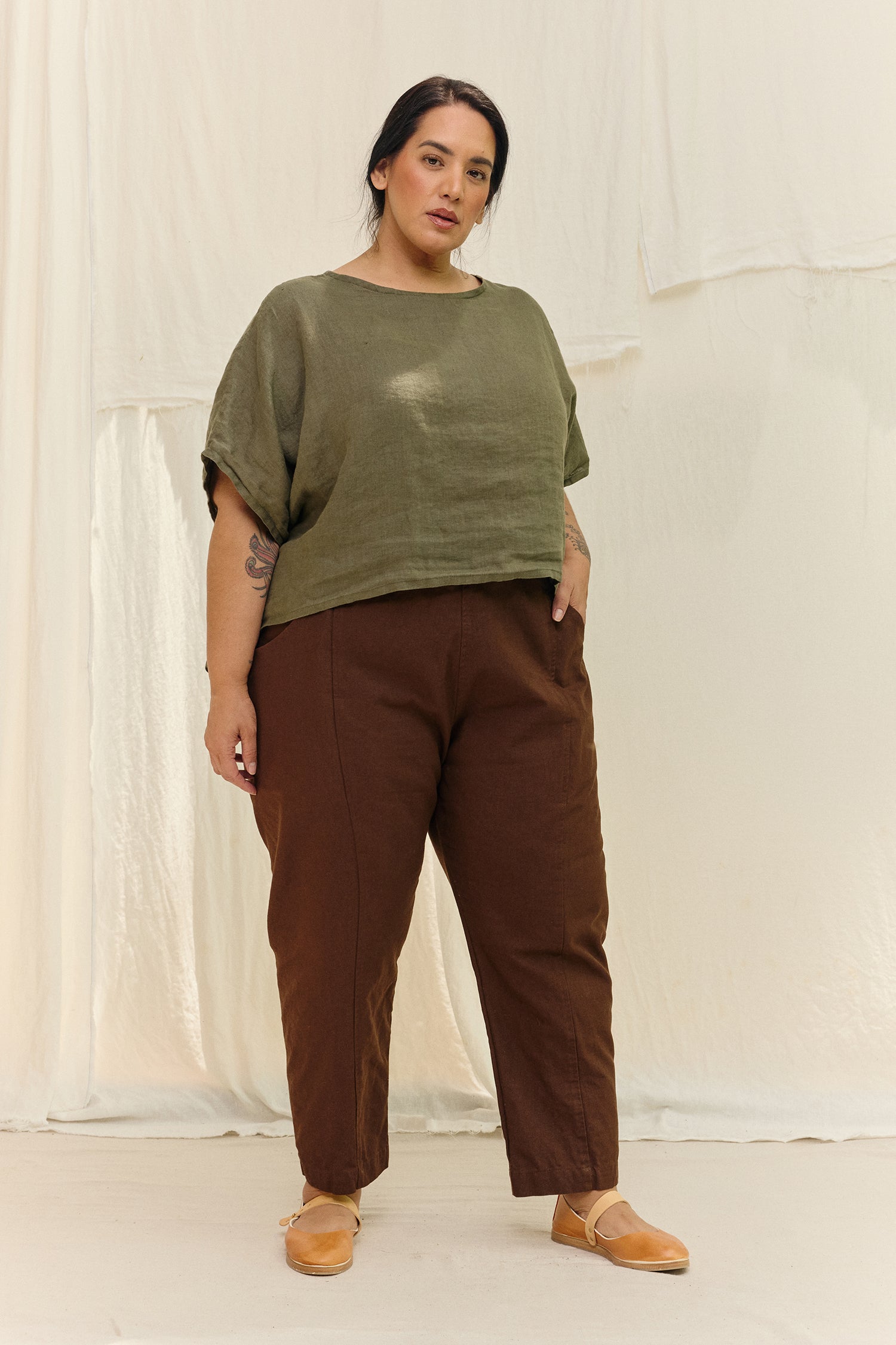Linn Tee in Lightweight Linen Lichen#color_lichen
