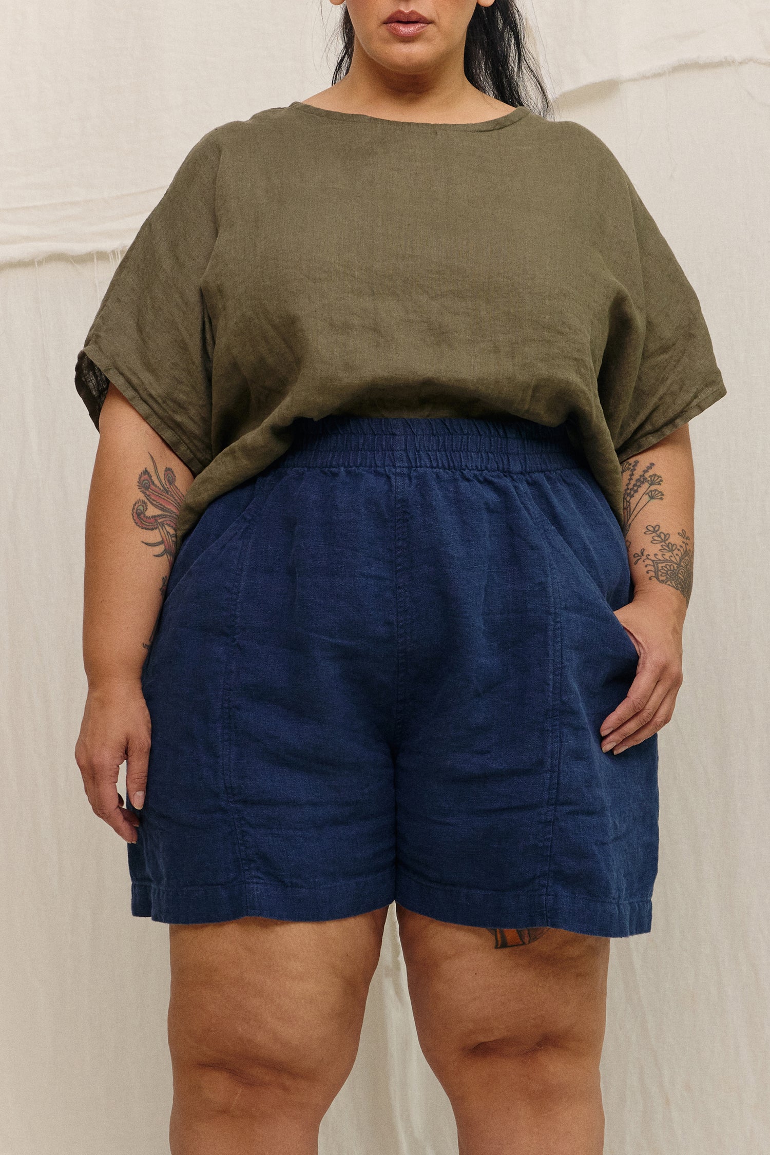 Linn Tee in Lightweight Linen Lichen#color_lichen