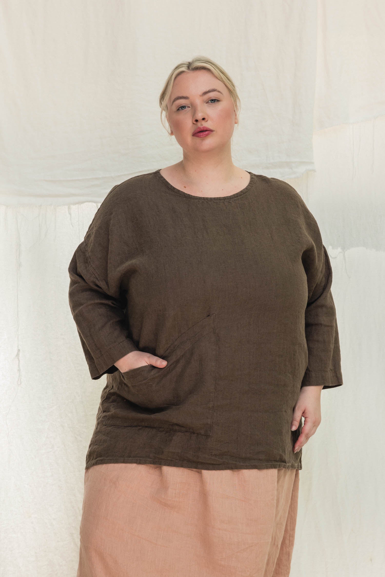Long Sleeve Harper Tunic in Midweight Linen Cacao#color_cacao