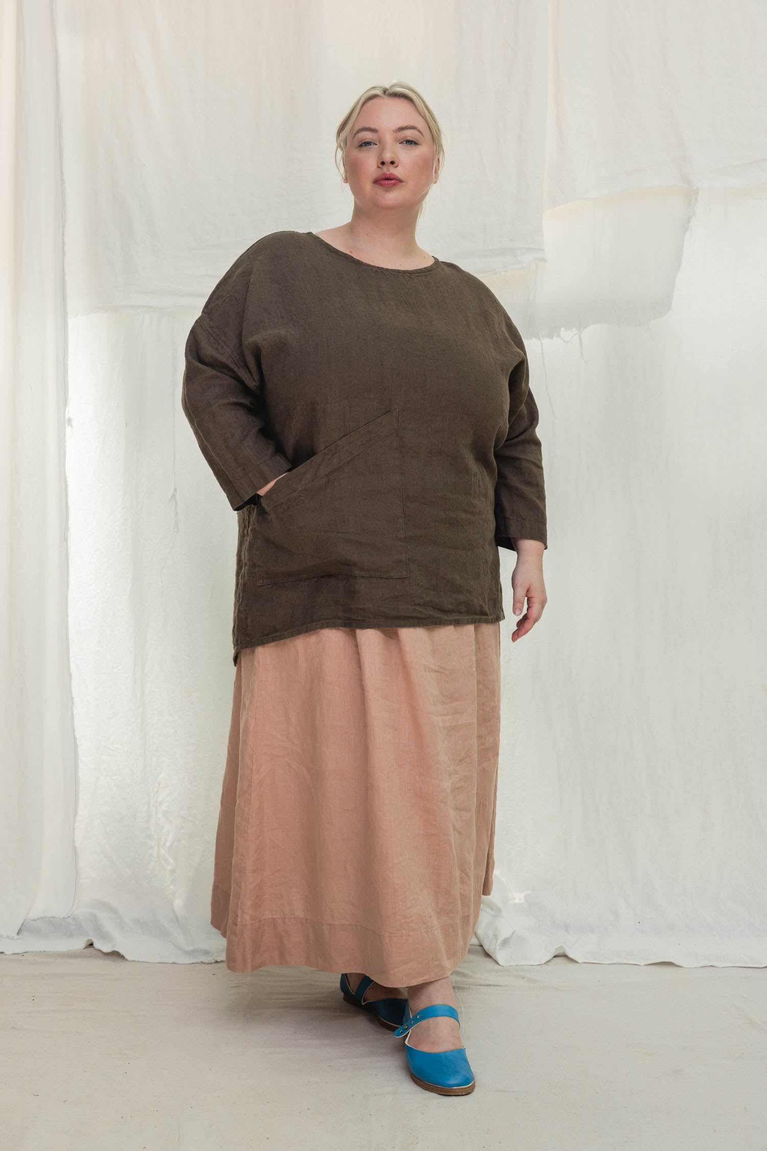 Long Sleeve Harper Tunic in Midweight Linen Cacao#color_cacao