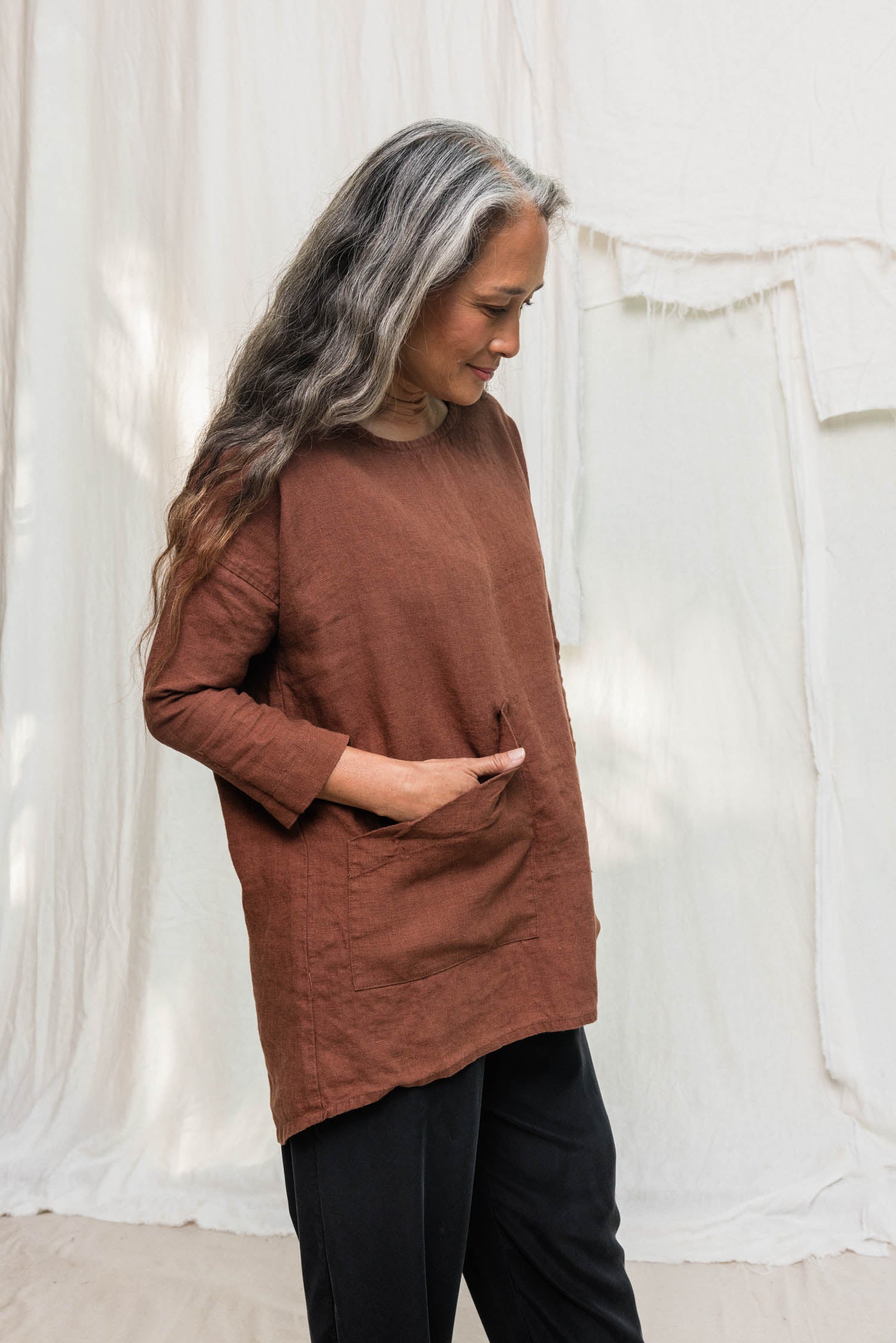 Long Sleeve Harper Tunic in Midweight Linen cedar#color_cedar