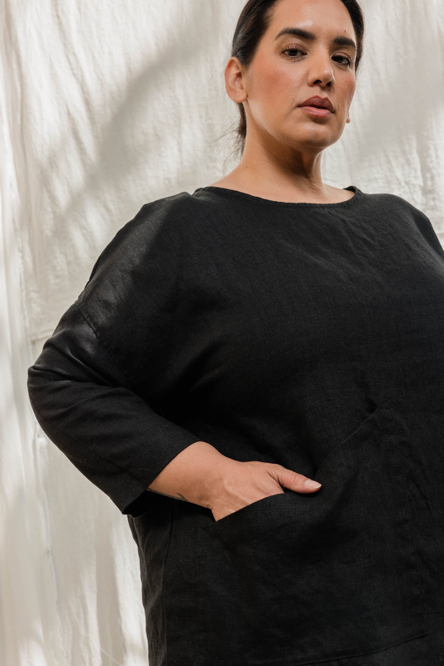 Long Sleeve Harper Tunic in Midweight Linen Ink#color_ink