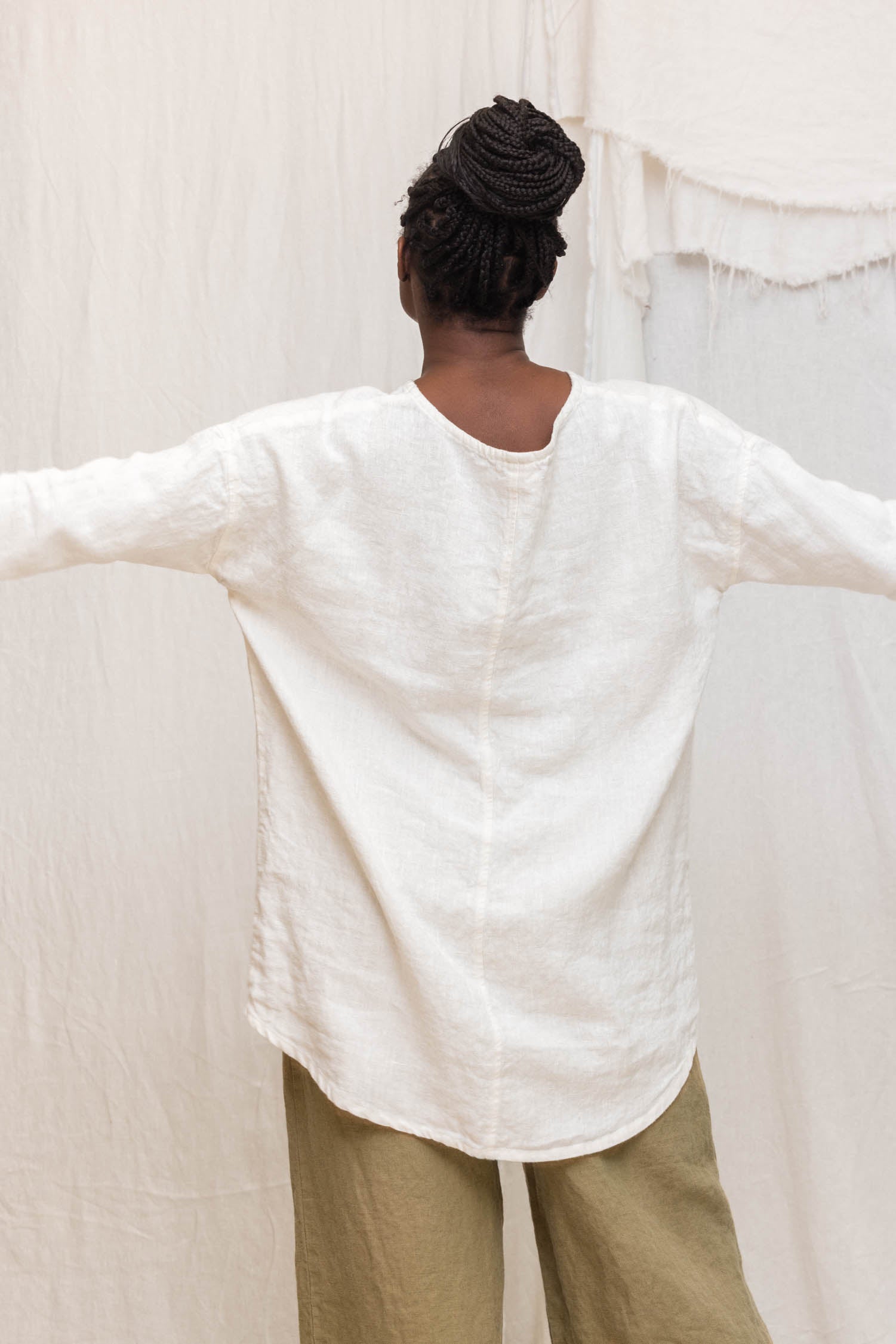 Long Sleeve Harper Tunic in Midweight Linen Salt#color_salt