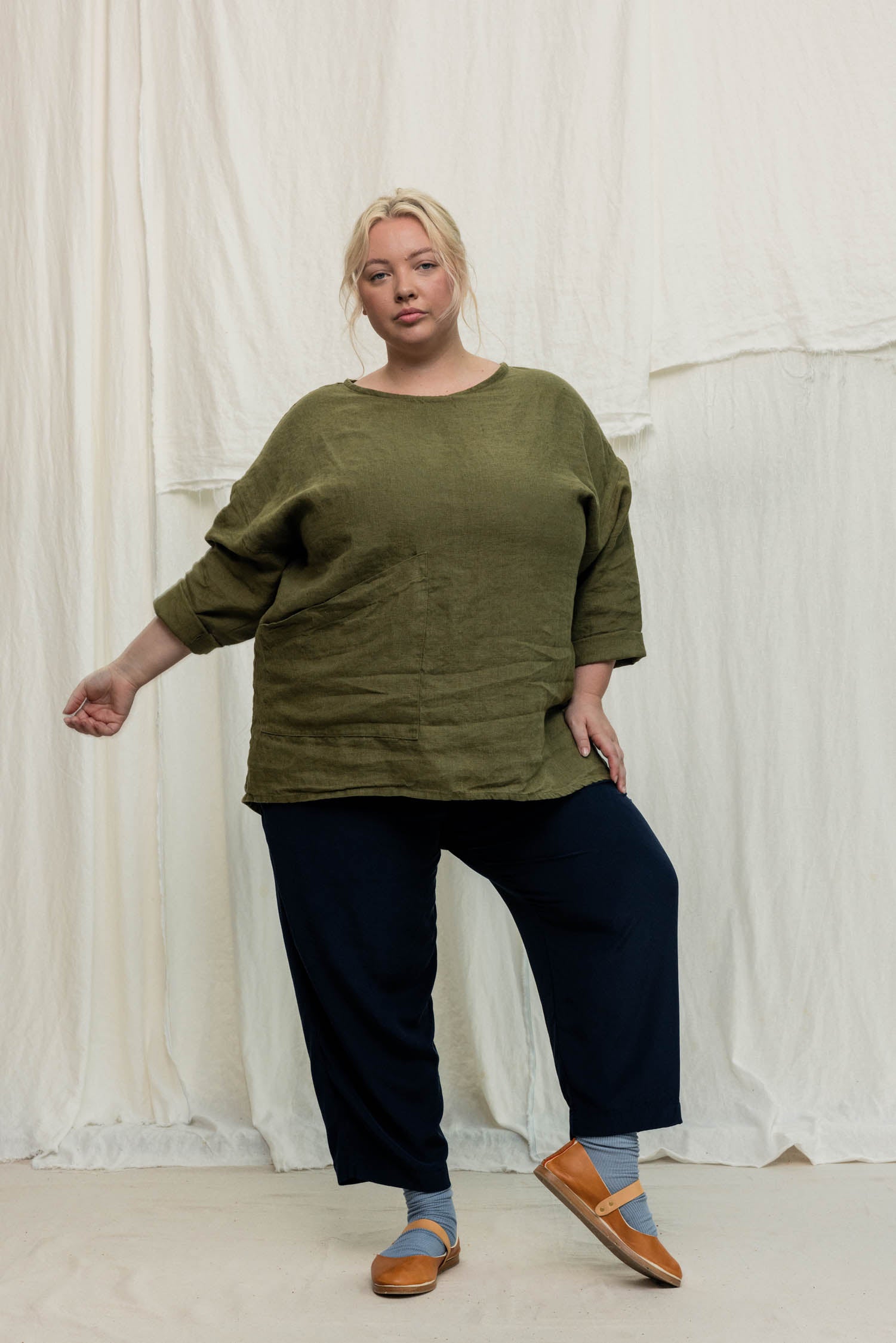 Long Sleeve Harper Tunic in Midweight Linen Verte#color_verte
