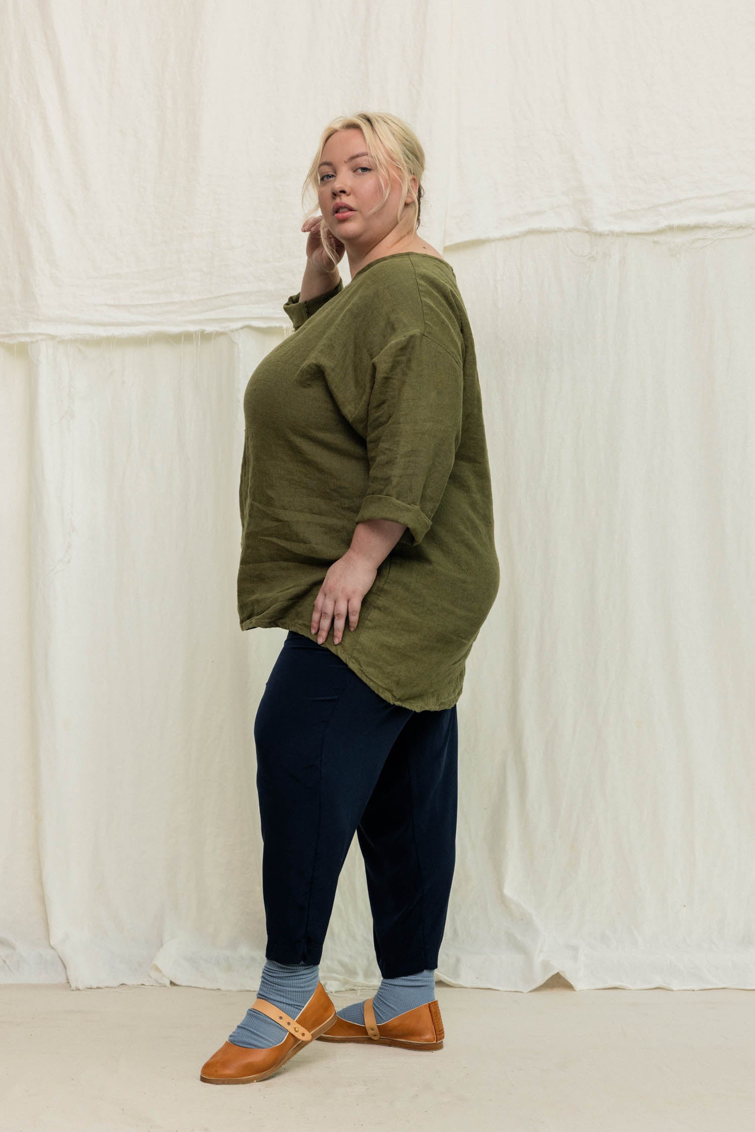 Long Sleeve Harper Tunic in Midweight Linen Verte#color_verte