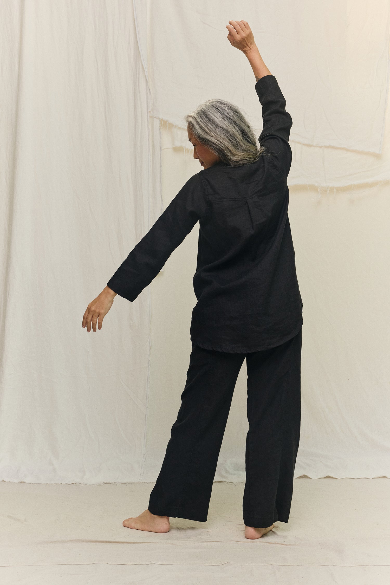 Long Sleeve Kara Snap Top in Lightweight Linen Ink#color_ink