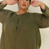 Long Sleeve Kara Snap Top in Lightweight Linen Lichen#color_lichen