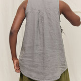 Sleeveless Kara Snap Top in Lightweight Linen Overcast#color_overcast