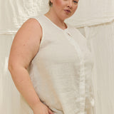 Sleeveless Kara Snap Top in Lightweight Linen Salt#color_salt