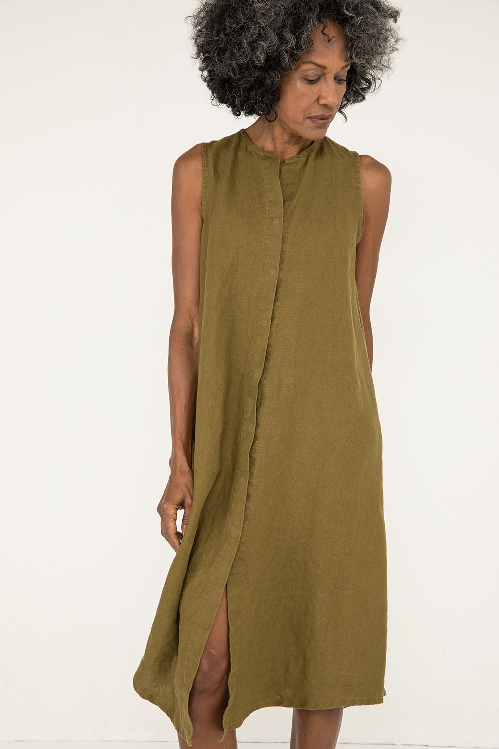 Sleeveless Kara Snap Dress in Midweight Linen Olive#color_olive