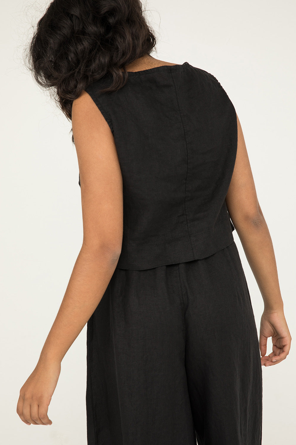 Petra Crop in Midweight Linen Black#color_black