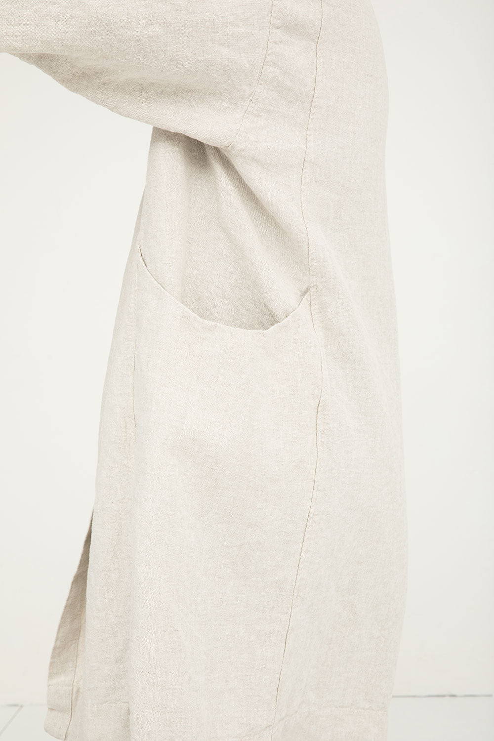 Clyde Trench in Midweight Linen Flax#color_flax
