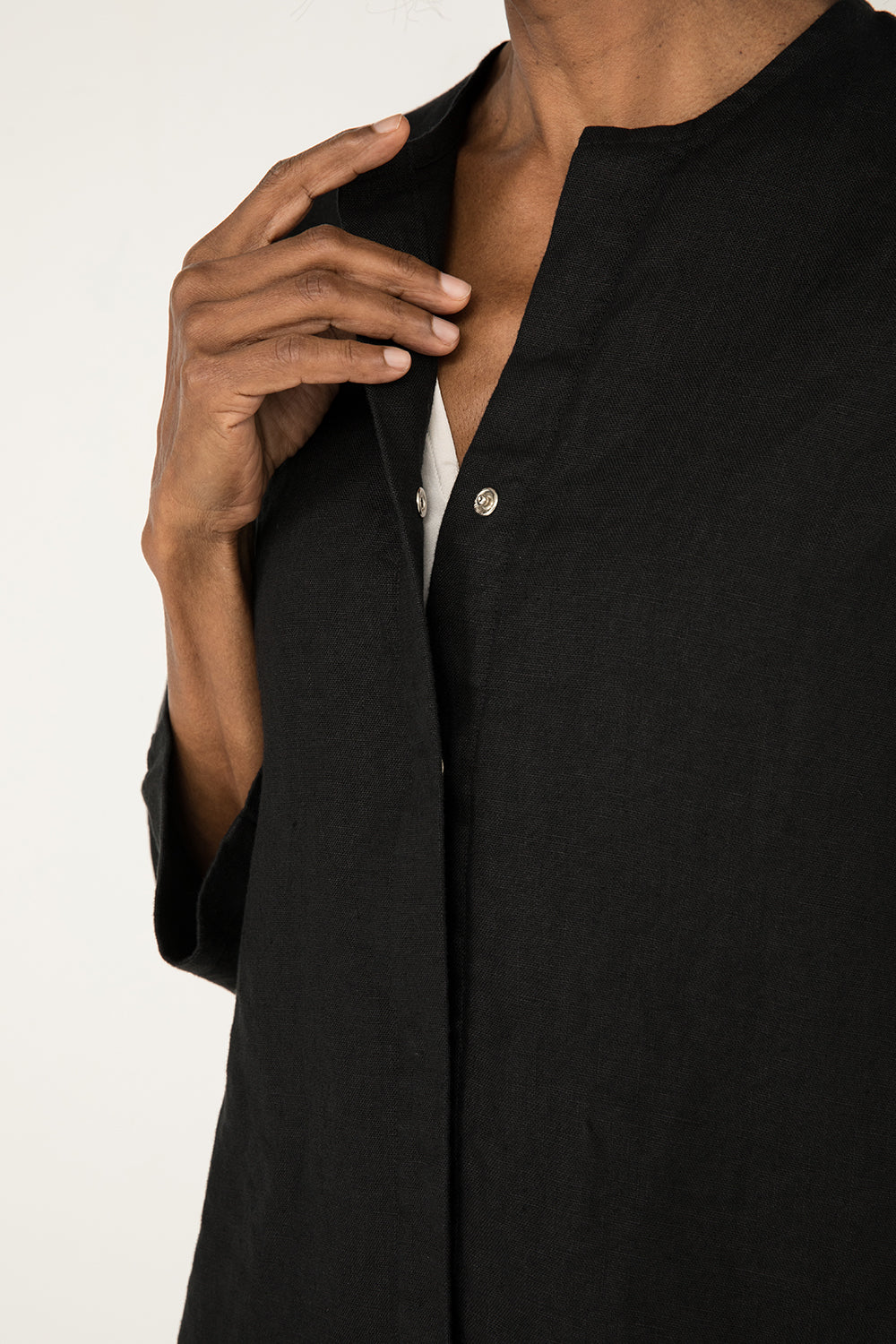 Long Sleeve Kara Snap Top in Midweight Linen Black#color_black