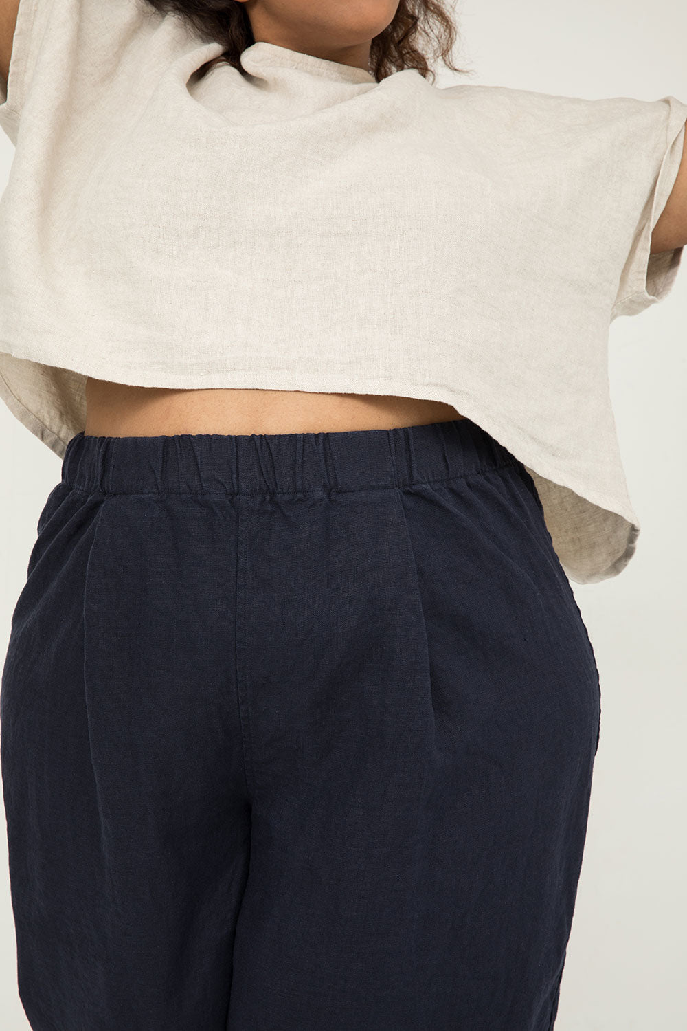 Andy Trouser in Midweight Linen Navy#color_navy