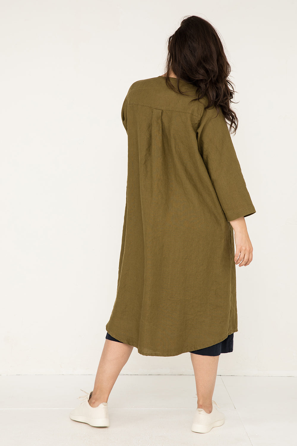 Long Sleeve Kara Snap Dress in Midweight Linen Olive#color_olive
