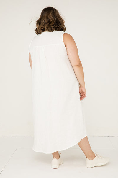 Sleeveless Kara Snap Dress in Midweight Linen Ivory#color_ivory