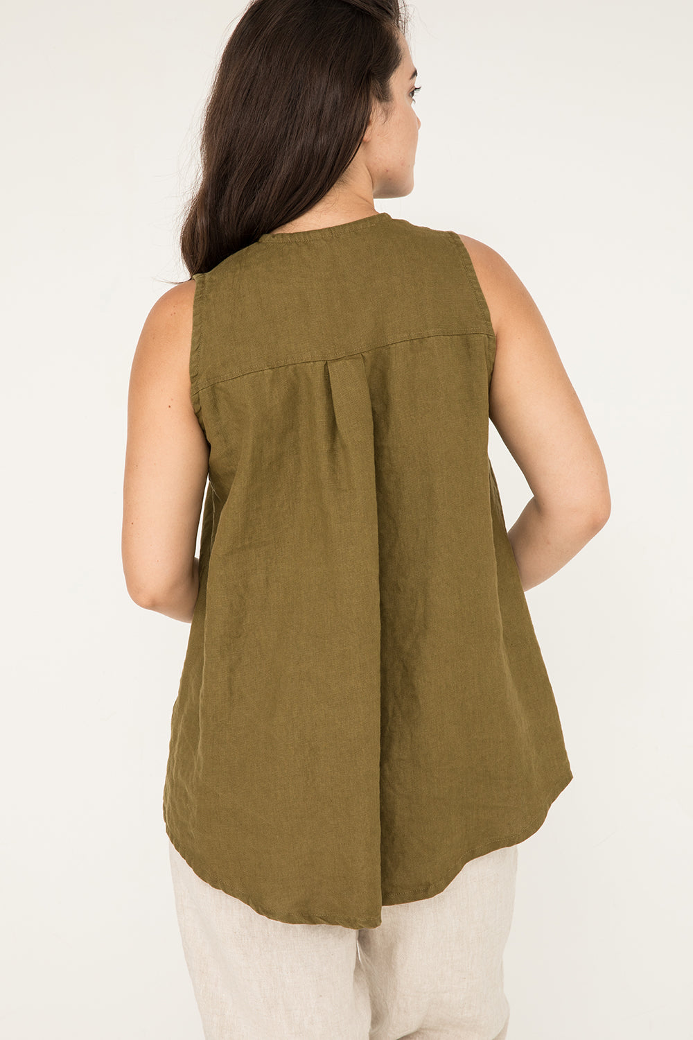 Sleeveless Kara Snap Top in Midweight Linen Olive#color_olive
