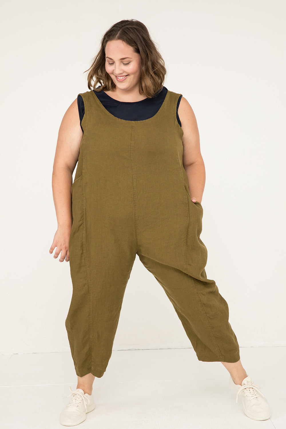Clyde Jumpsuit in Midweight Linen#color_olive