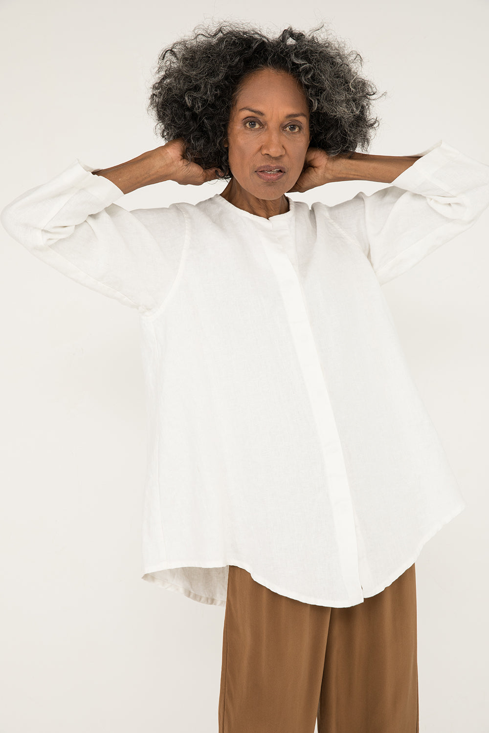 Long Sleeve Kara Snap Top in Midweight Linen Ivory#color_ivory