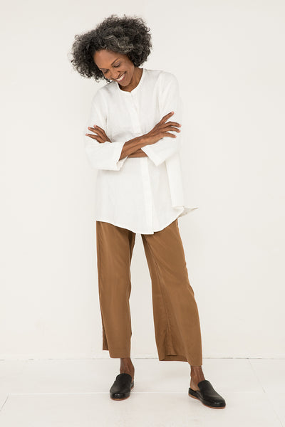 Long Sleeve Kara Snap Top in Midweight Linen Ivory#color_ivory