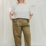 Andy Trouser in Organic Cotton Canvas Olivine#color_olivine
