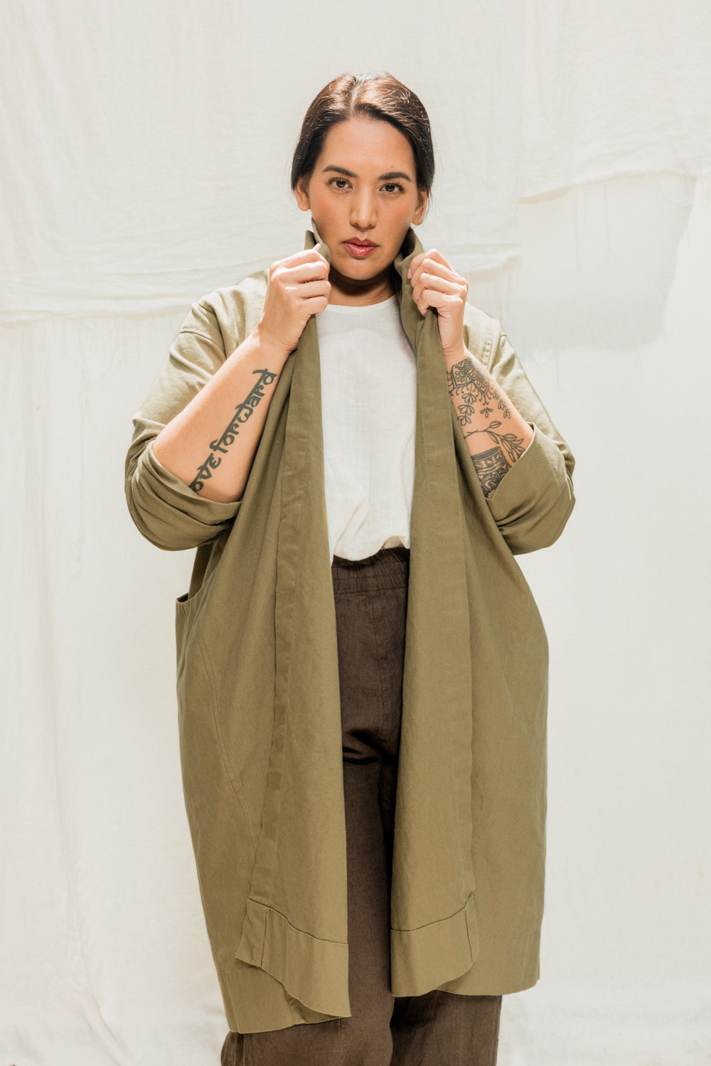 Clyde Trench in Organic Cotton Canvas Olivine#color_olivine